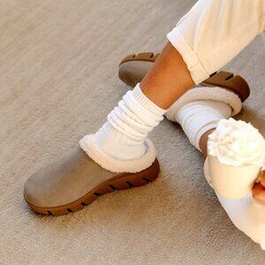 NEW MIA Aric Suede Clogs - Shearling Lined For Women 1025 3s2